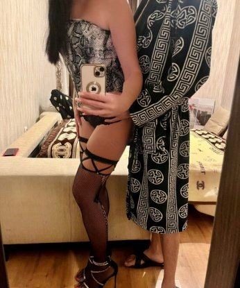 Камилла, 32